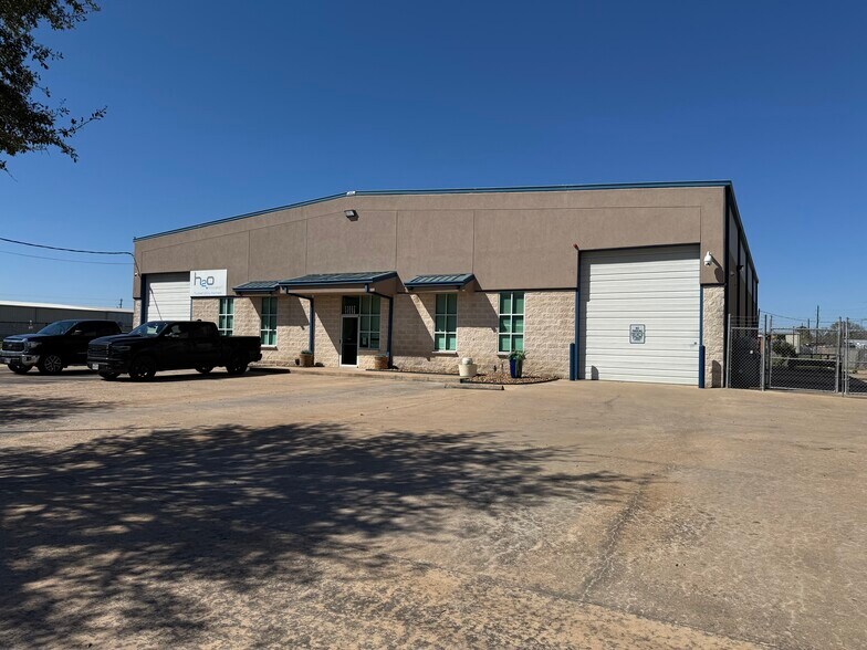 17330 Groschke Rd, Houston, TX à vendre - Photo du bâtiment - Image 1 de 1