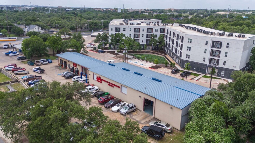 6750 Corpus Christi Dr, Austin, TX for sale - Building Photo - Image 1 of 2