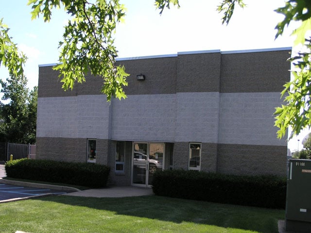 290 Knickerbocker Ave, Bohemia, NY for lease - Building Photo - Image 3 of 3