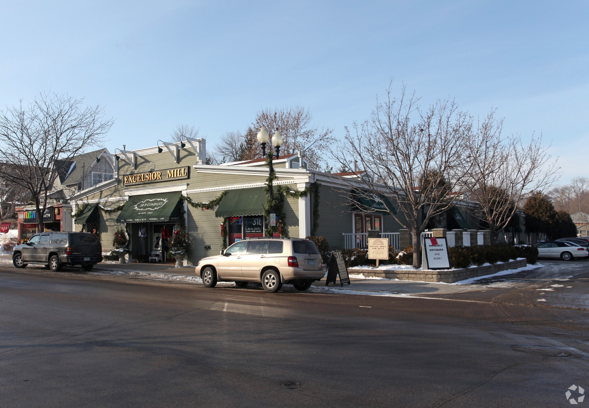 310-340 Water St, Excelsior, MN for lease Primary Photo- Image 1 of 21