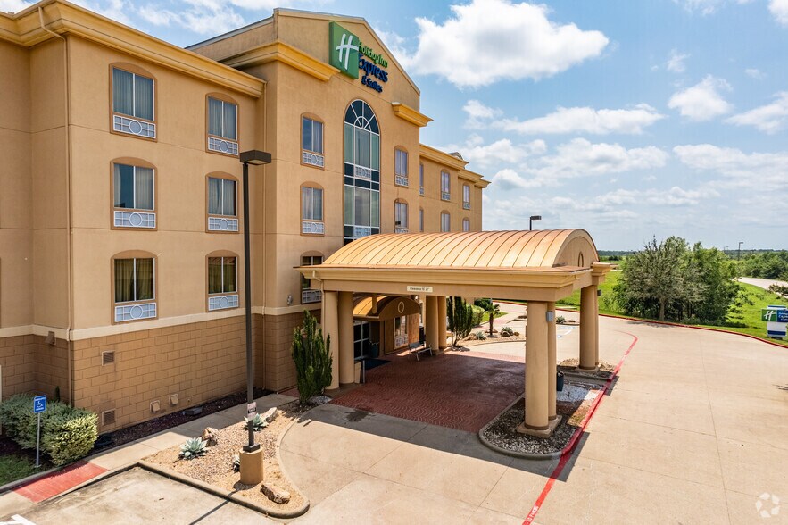 300 Tanger Dr, Terrell, TX à vendre - Photo du bâtiment - Image 3 de 3