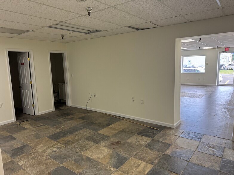 9126-9166 Euclid Ave, Manassas, VA à louer - Photo du bâtiment - Image 3 de 13