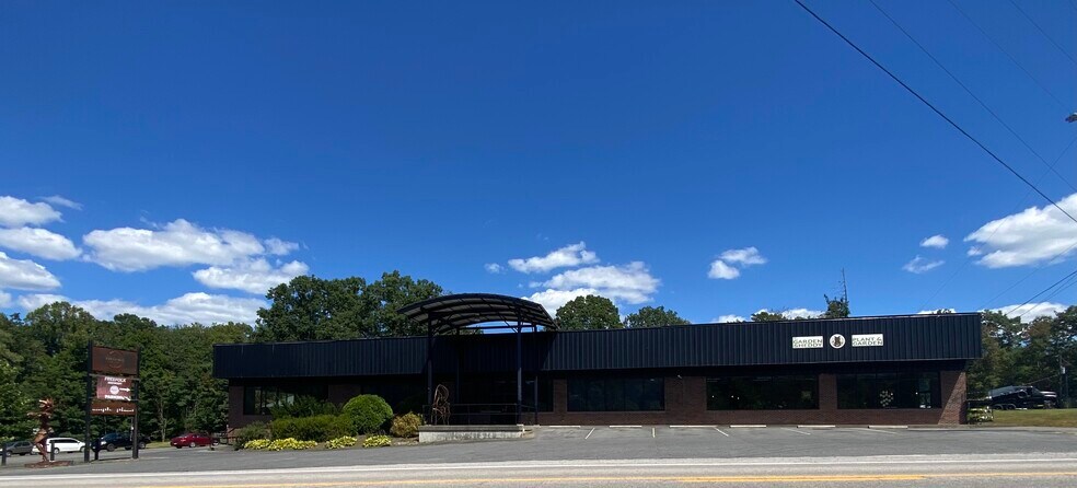 25385 Midland Trl, Hico, WV à vendre - Photo du bâtiment - Image 2 de 6