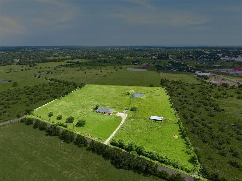 1240 Schumann Rd, Bellville, TX à vendre - Photo du bâtiment - Image 1 de 35