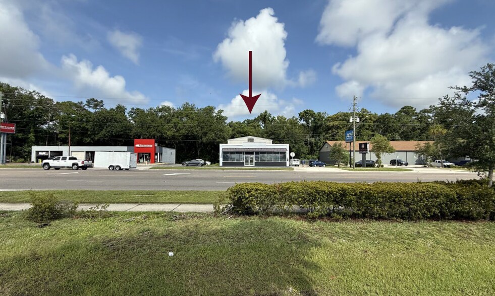 4680 Blanding Blvd, Jacksonville, FL à vendre - Photo du bâtiment - Image 3 de 10