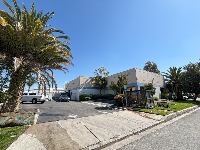 2260 S Riverside Ave, Bloomington, CA for lease - Primary Photo - Image 1 of 1