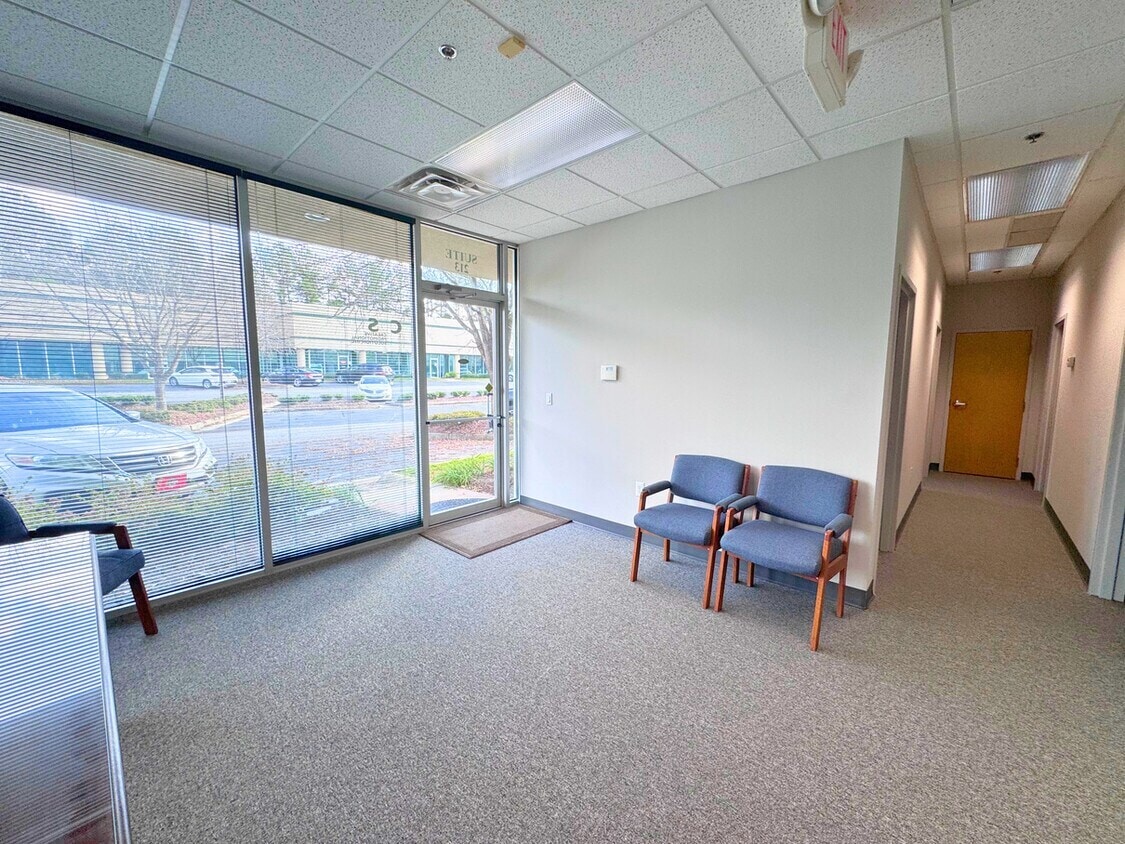 975 Cobb Place Blvd, Kennesaw, GA 30144 - Unit 213 -  - Interior Photo - Image 1 of 5