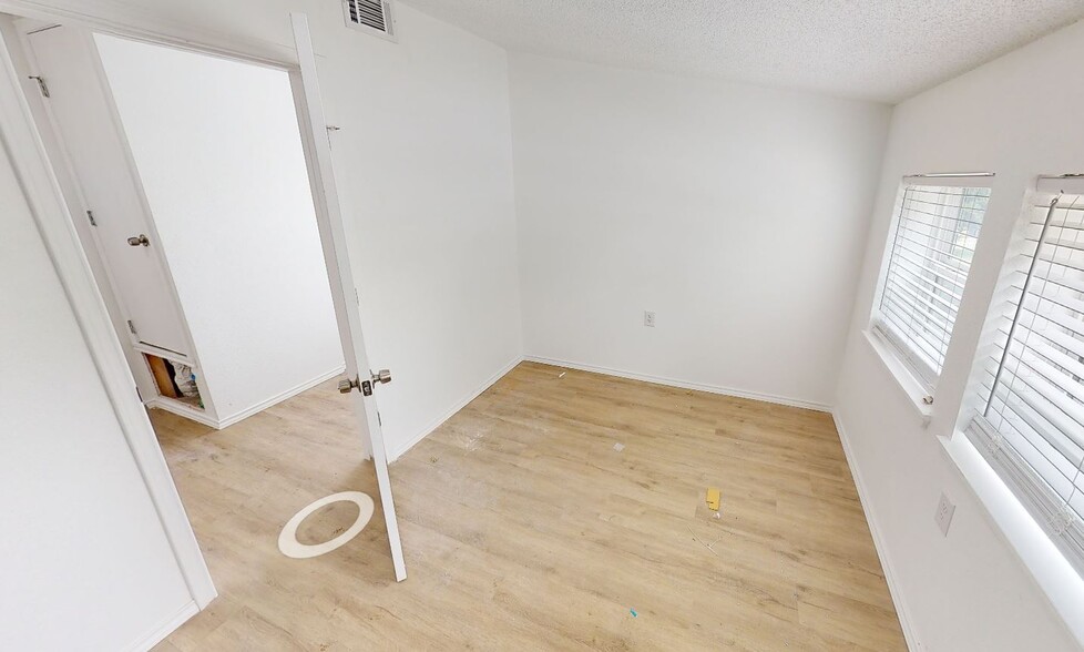 2211 E 12th St, Austin, TX for lease - Interior Photo - Image 3 of 7