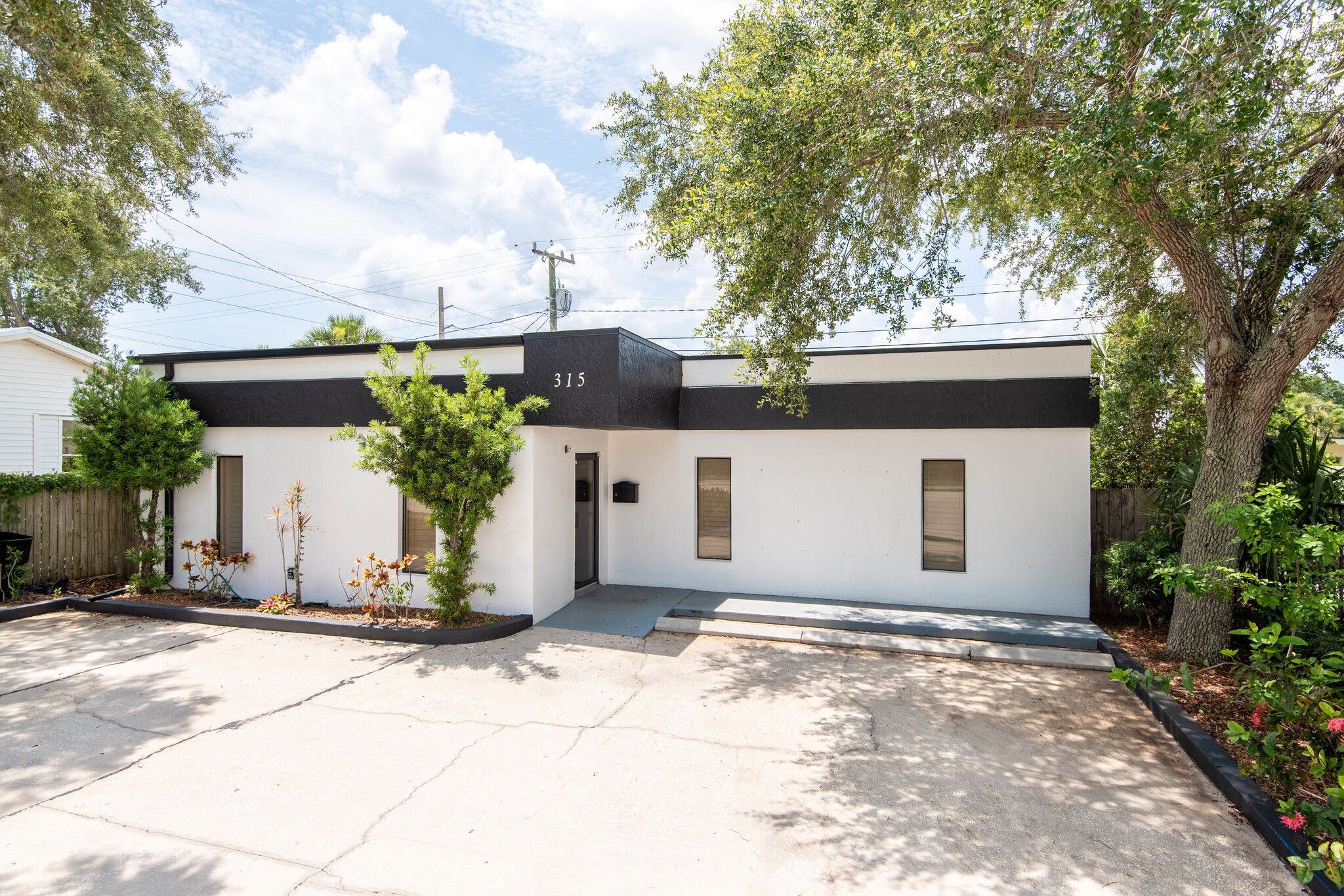 315 E Strawbridge Ave, Melbourne, FL for lease Primary Photo- Image 1 of 16