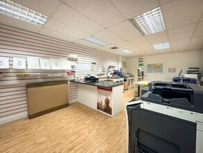 Mail Boxes Etc, Inverness for lease Interior Photo- Image 2 of 6