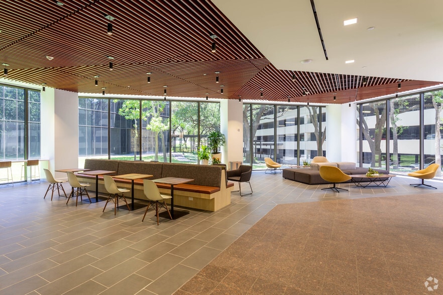 1 Riverway, Houston, TX à louer - Photo intérieure - Image 3 de 9