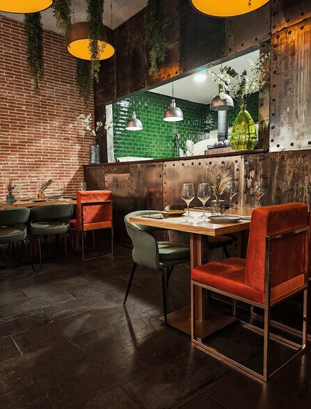 Calle de la Infanta Mercedes, Madrid, Madrid à louer - Photo du bâtiment - Image 3 de 6