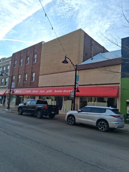 108-112 E Main St, Belleville, IL à vendre - Photo du bâtiment - Image 2 de 17