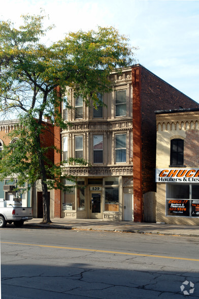 839-841 N Salina St, Syracuse, NY à louer - Photo principale - Image 1 de 6