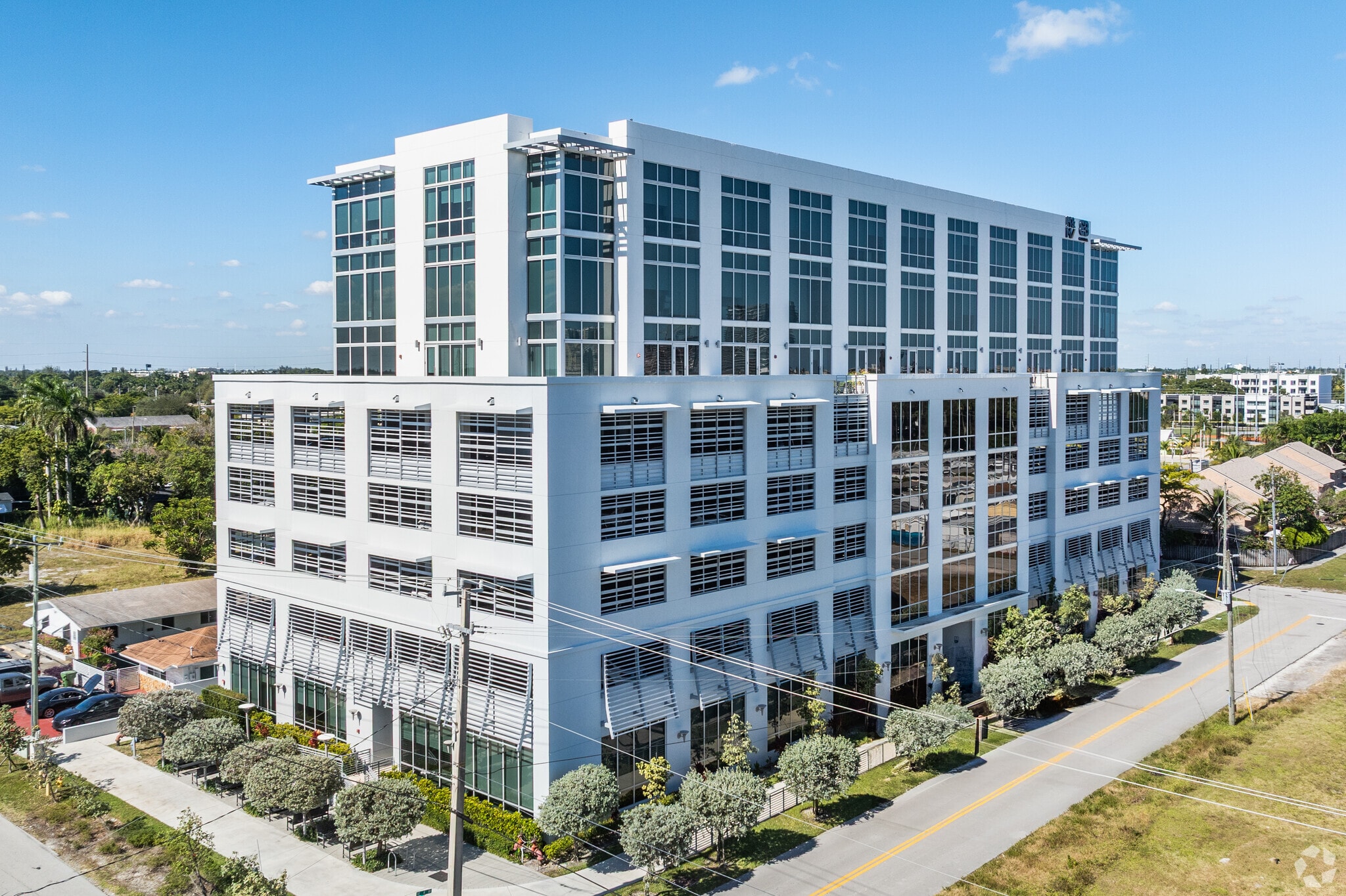 800 SE 4th Ave, Hallandale Beach, FL for lease Primary Photo- Image 1 of 51