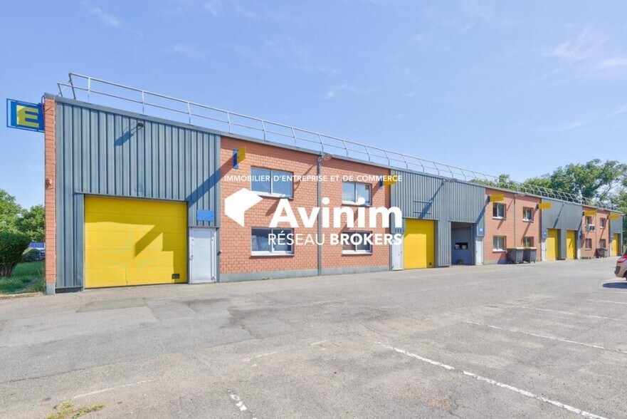 Industrial in Saint Ouen L Aumone for lease - Building Photo - Image 1 of 2