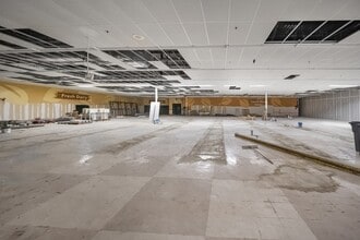 500 N Main St, Marion, NC for lease Interior Photo- Image 2 of 11