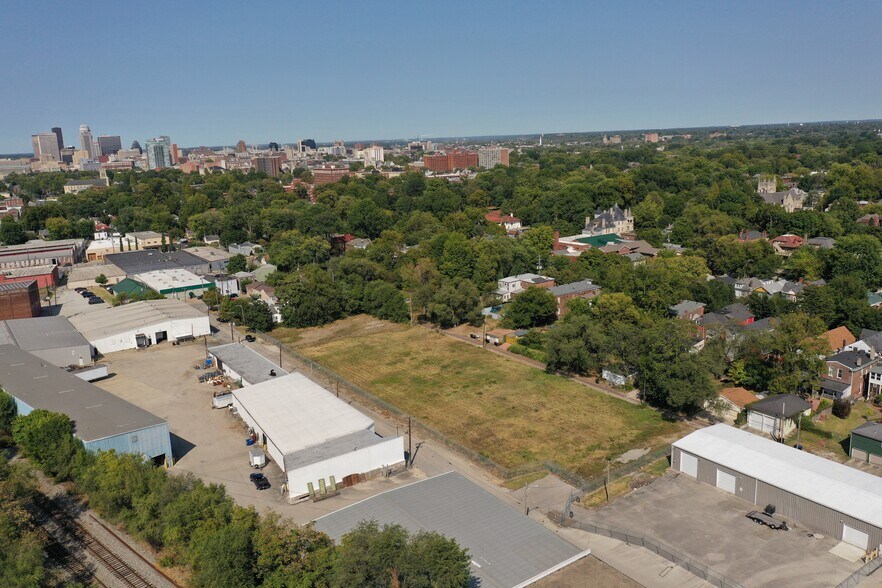 1447 Levering St, Louisville, KY à louer - Photo du bâtiment - Image 3 de 5