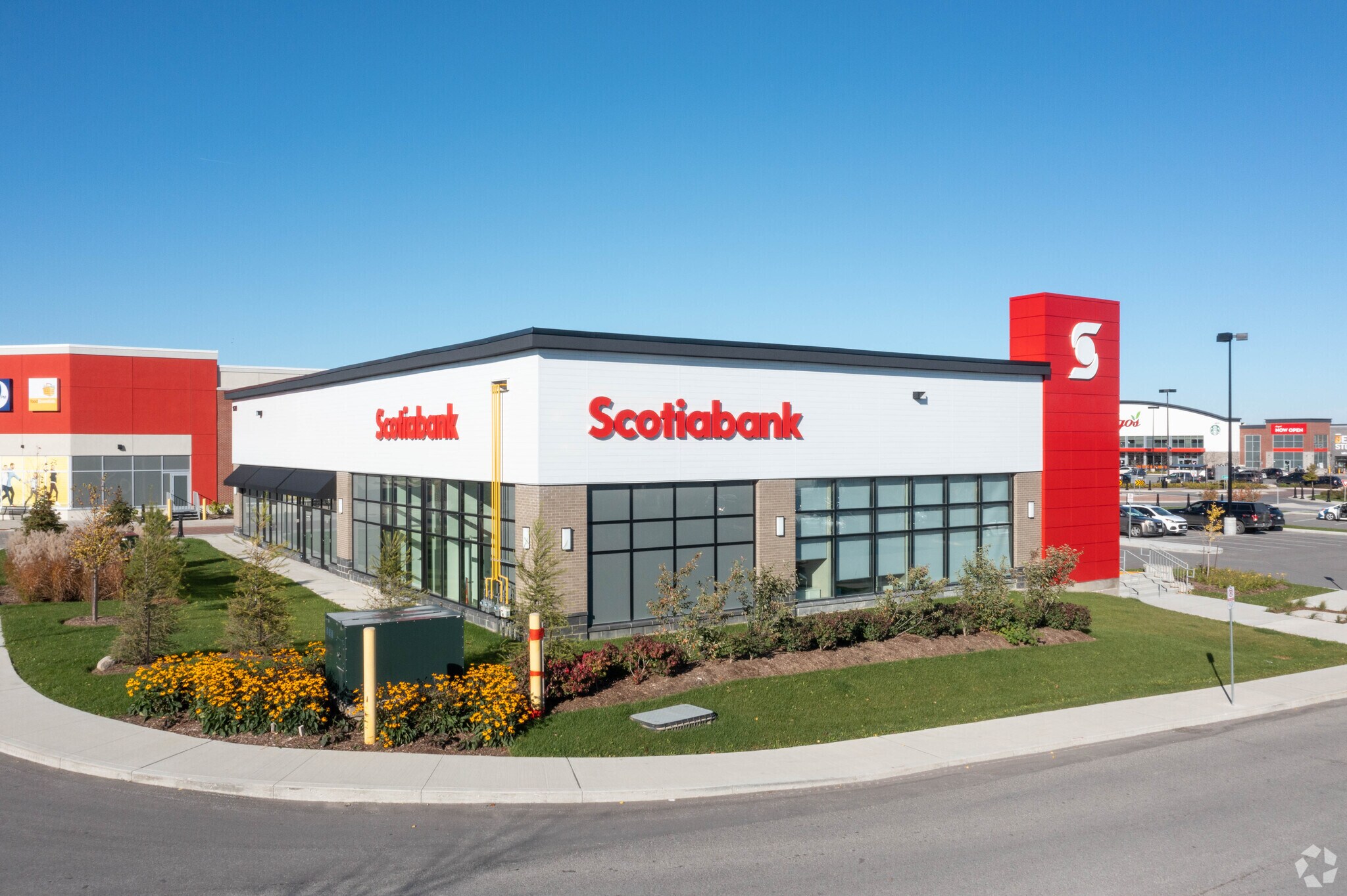 18401 Yonge St, East Gwillimbury, ON à vendre Photo du bâtiment- Image 1 de 1