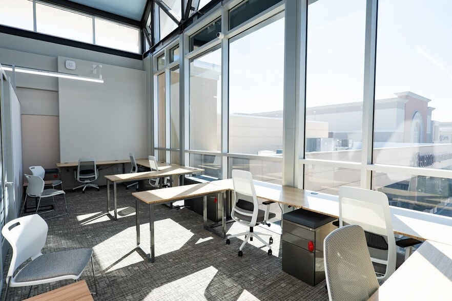 12121 Westheimer Rd, Houston, TX for lease - Interior Photo - Image 2 of 15