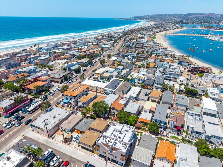 813 Isthmus Ct, San Diego, CA à vendre - Photo du bâtiment - Image 3 de 51