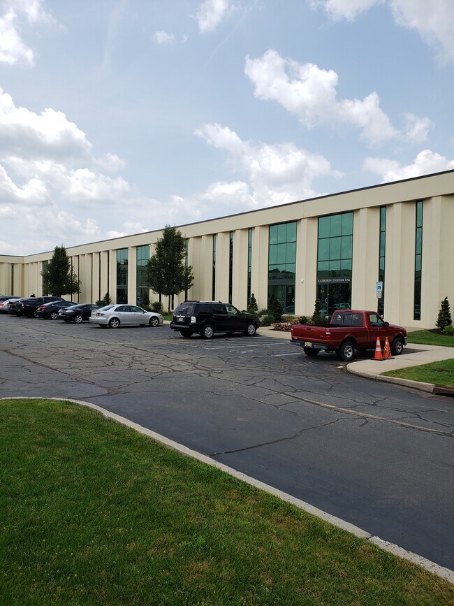 Plus de détails pour 67-71 Veronica Ave, Somerset, NJ - Industriel à louer