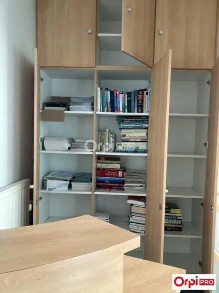 Office in Tourcoing for lease - Building Photo - Image 3 of 10