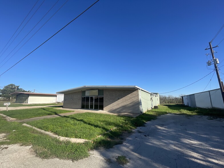 1703 S Blue Bell Rd, Brenham, TX for sale - Building Photo - Image 1 of 1