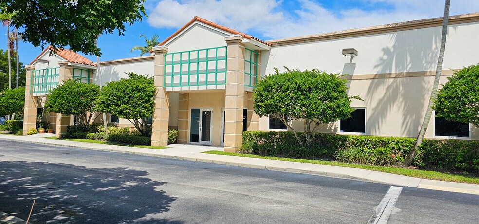 4851 W Hillsboro Blvd, Coconut Creek, FL à vendre - Photo du b timent - Image 1 de 4