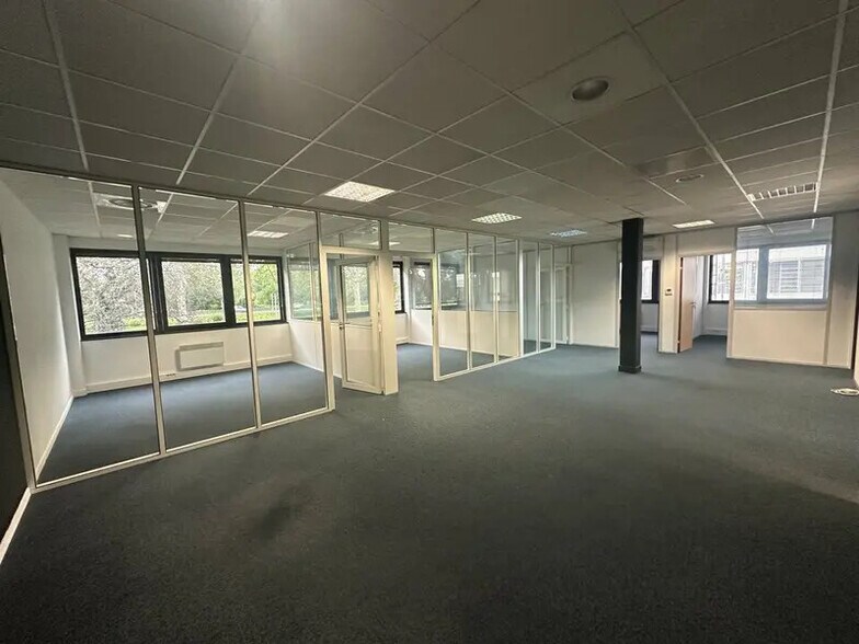 Office in Strasbourg for lease - Building Photo - Image 3 of 6