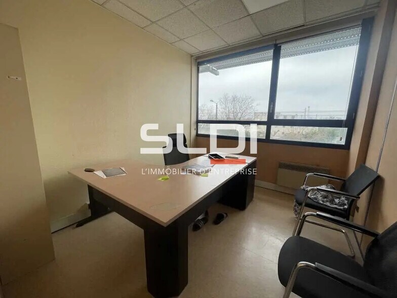 Bureau dans Vaulx-en-Velin à vendre - Photo intérieure - Image 2 de 17