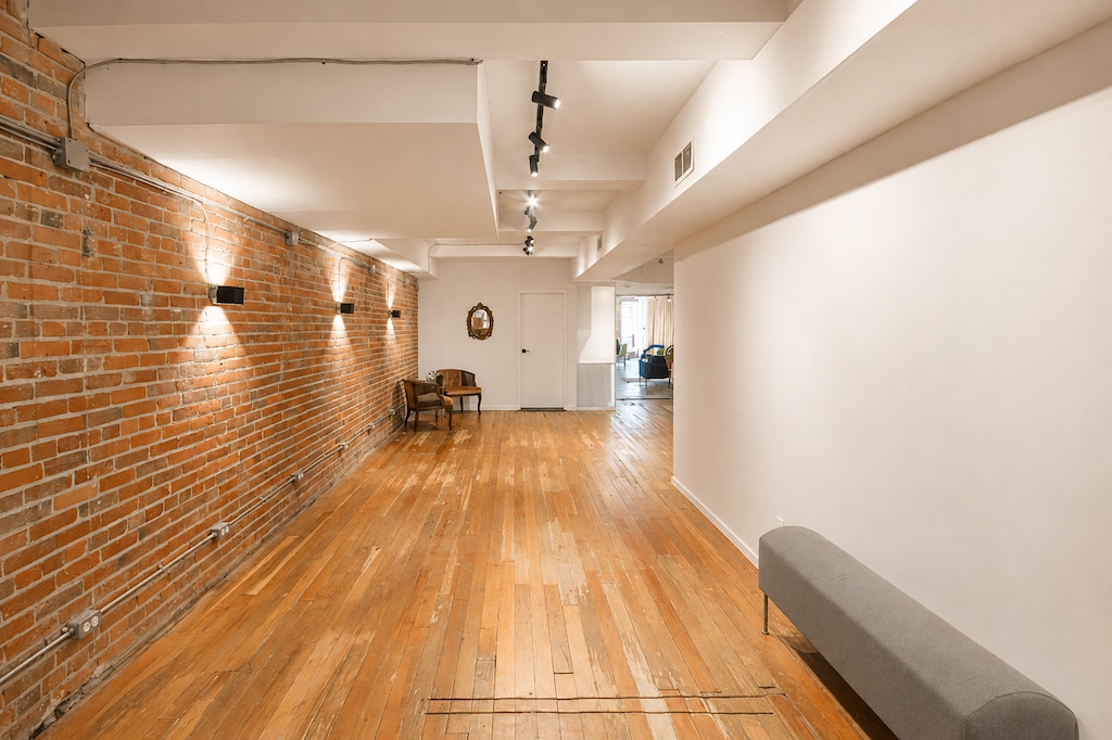 52 Powell St, Vancouver, BC for lease Interior Photo- Image 1 of 3