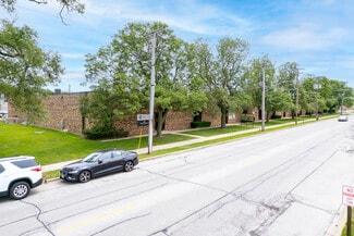Plus de détails pour 8101-8149 N Austin Ave, Morton Grove, IL - Local d'activités à louer
