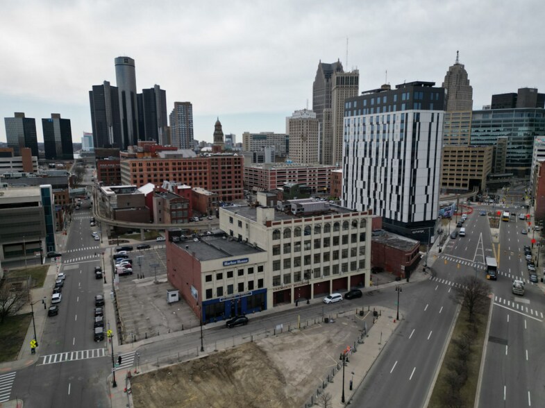 426 Clinton St, Detroit, MI à louer - Photo du bâtiment - Image 3 de 8