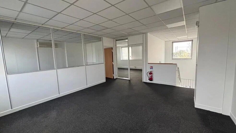 16 Rue Panicale, La Verrière à louer - Photo du bâtiment - Image 2 de 6