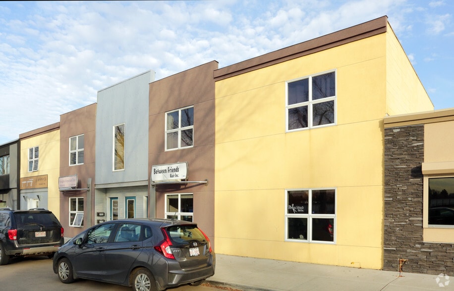 7717 85th St NW, Edmonton, AB à louer - Photo du bâtiment - Image 2 de 2