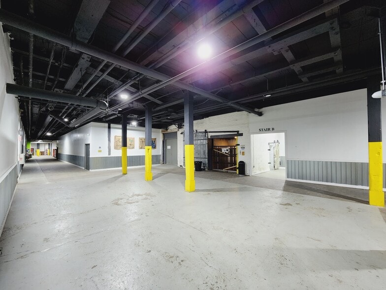 3450 Salmon St, Philadelphia, PA for lease - Building Photo - Image 3 of 9