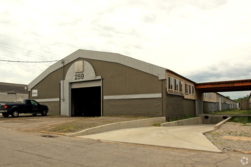 259 America Pl, Jeffersonville, IN à louer - Photo du bâtiment - Image 2 de 2