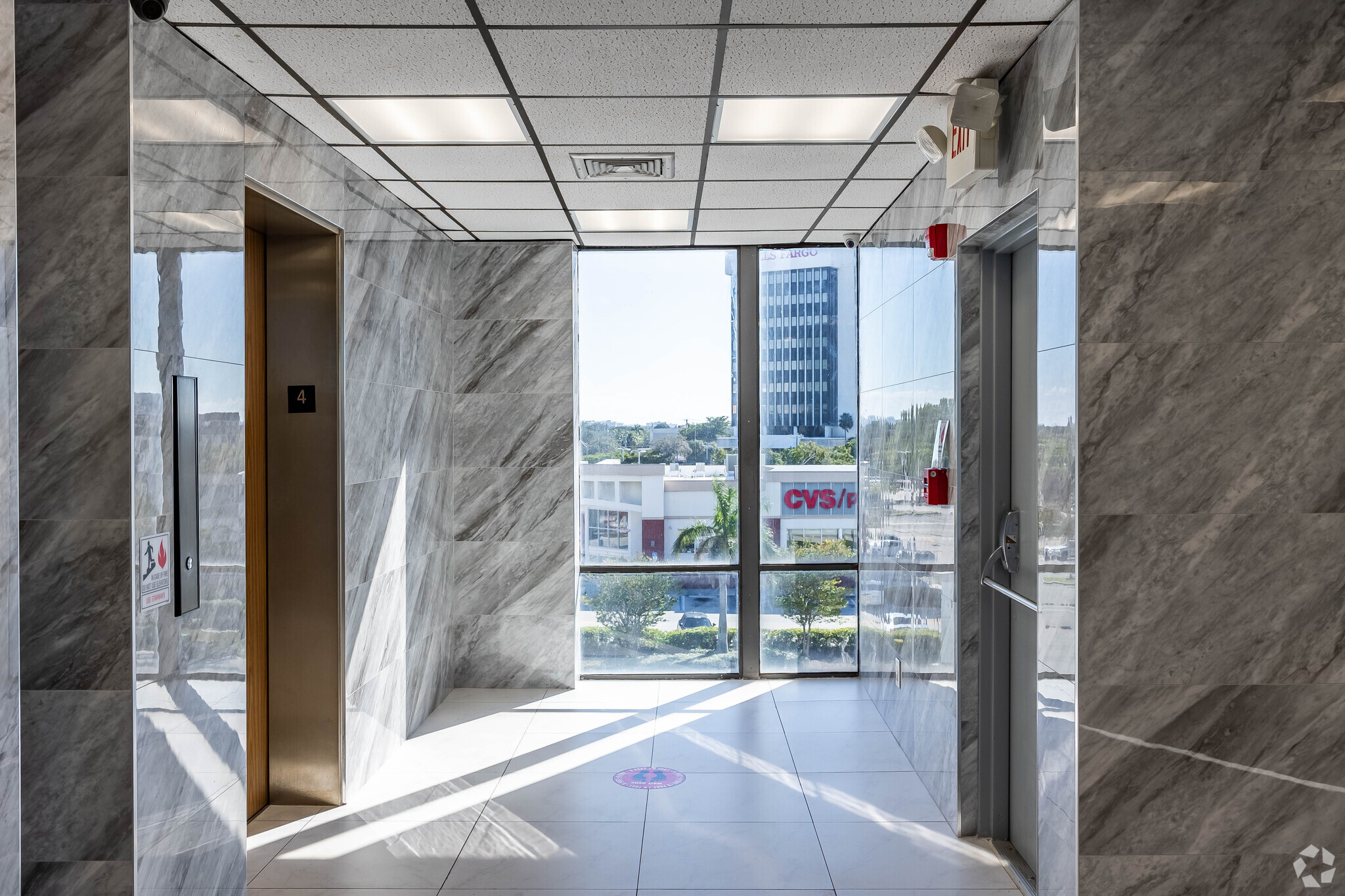 2161 E Commercial Blvd, Fort Lauderdale, FL for lease Interior Photo- Image 1 of 6