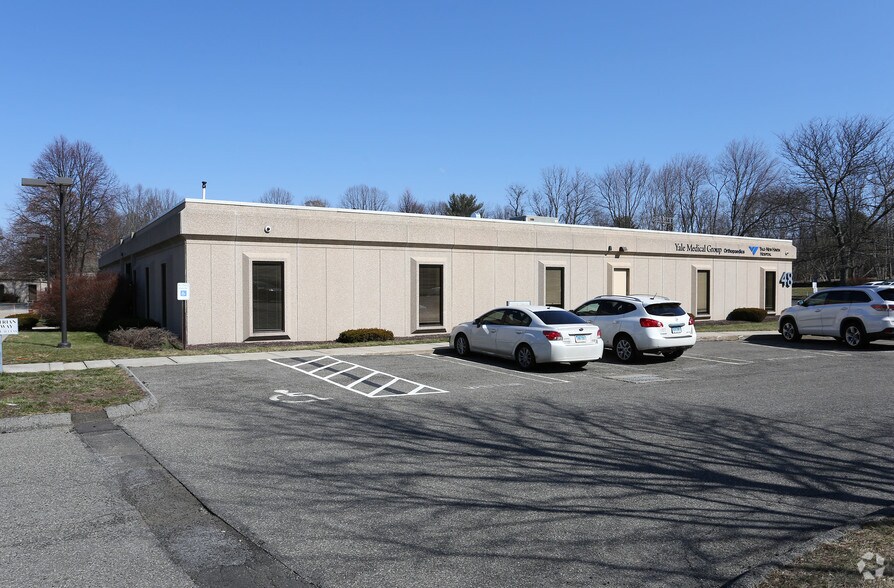 48 Wellington Rd, Milford, CT à vendre - Photo du bâtiment - Image 2 de 3