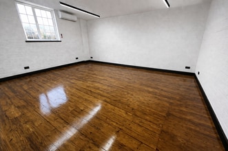 Sandown Road, Watford for lease Interior Photo- Image 2 of 10