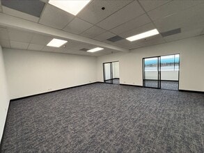 357 Van Ness Way, Torrance, CA à louer Photo intérieure- Image 1 de 2