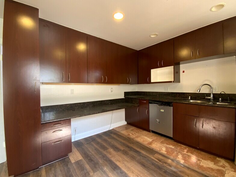 636-642 N Larchmont Blvd, Los Angeles, CA à vendre - Photo intérieure - Image 2 de 9