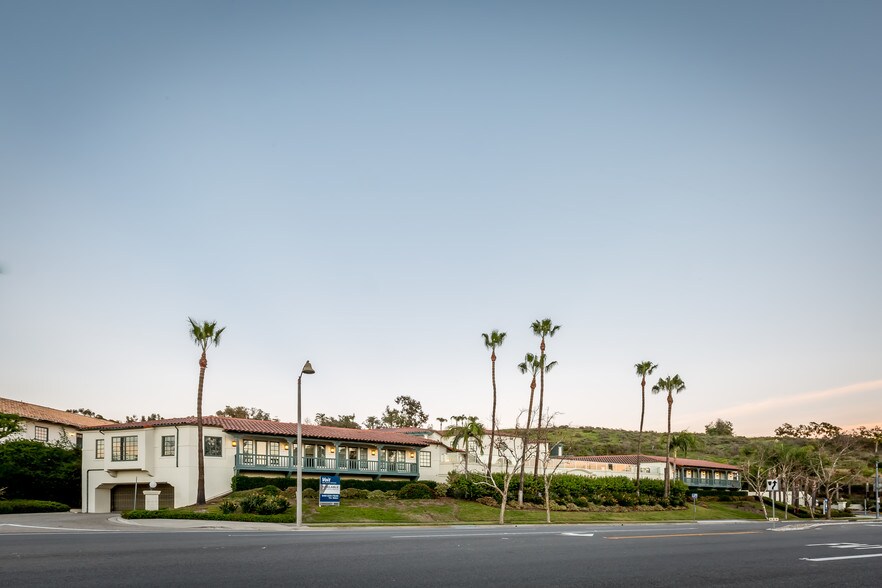 30448 Rancho Viejo Rd, San Juan Capistrano, CA à louer - Photo du bâtiment - Image 3 de 7