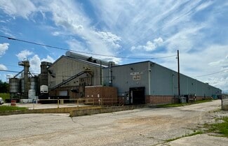More details for 300 N West St, Marengo, IL - Industrial for Sale