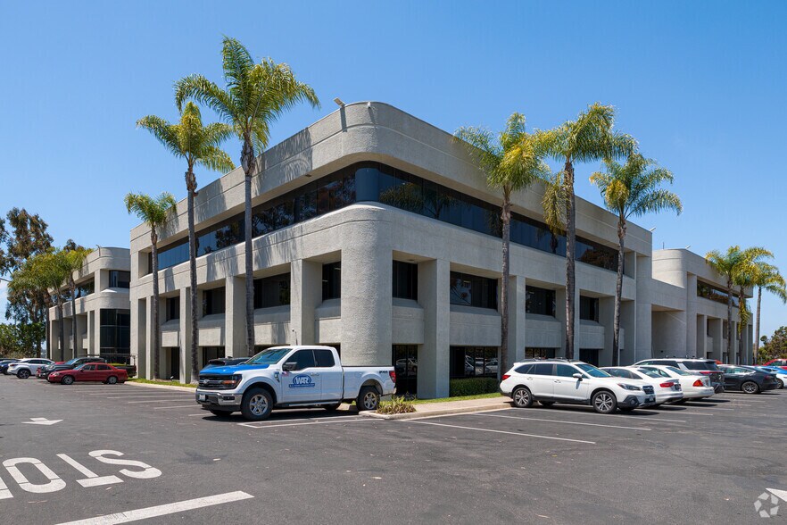 7220 Trade St, San Diego, CA à louer - Photo du bâtiment - Image 2 de 23