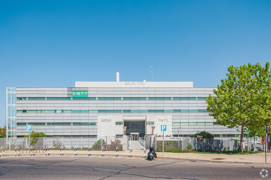Calle de Anabel Segura, 10, Alcobendas, Madrid à louer - Photo du bâtiment - Image 2 de 3