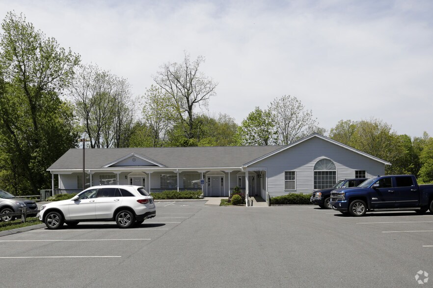 500 Purdy Hill Rd, Monroe, CT à louer - Photo du bâtiment - Image 1 de 16