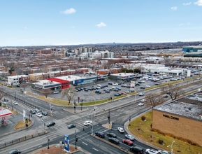 1110-1146 Boul Marcel-Laurin, Saint-Laurent, QC for lease Interior Photo- Image 2 of 5