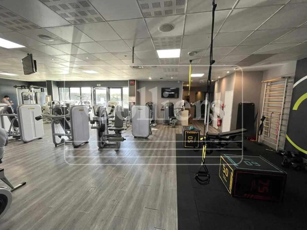 Commerce de détail dans Éguilles à louer Photo du bâtiment- Image 1 de 9